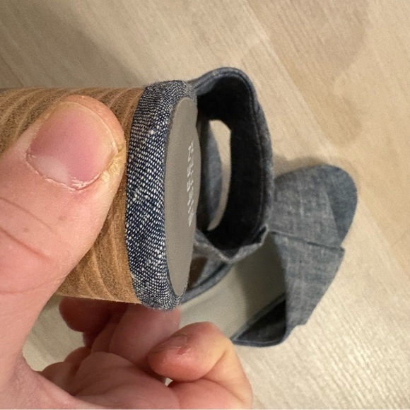 Eileen Fisher Ruche Chambray Denim Blue Slide Sandals Shoes Size 8 Dressy - Picture 5 of 7